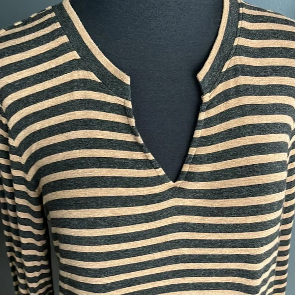 CAbi Slant Hem Tee in Tan and Gray Stripes. Blocked back. Long sleeves. Medium - Picture 4 of 7